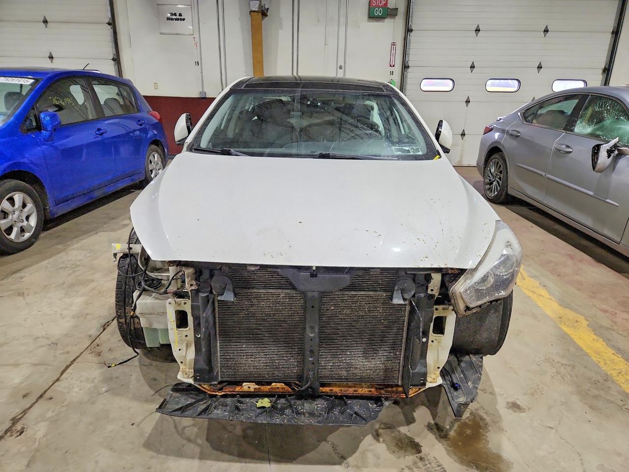 2015 Kia Cadenza Premium White vin: KNALN4D73F5168785