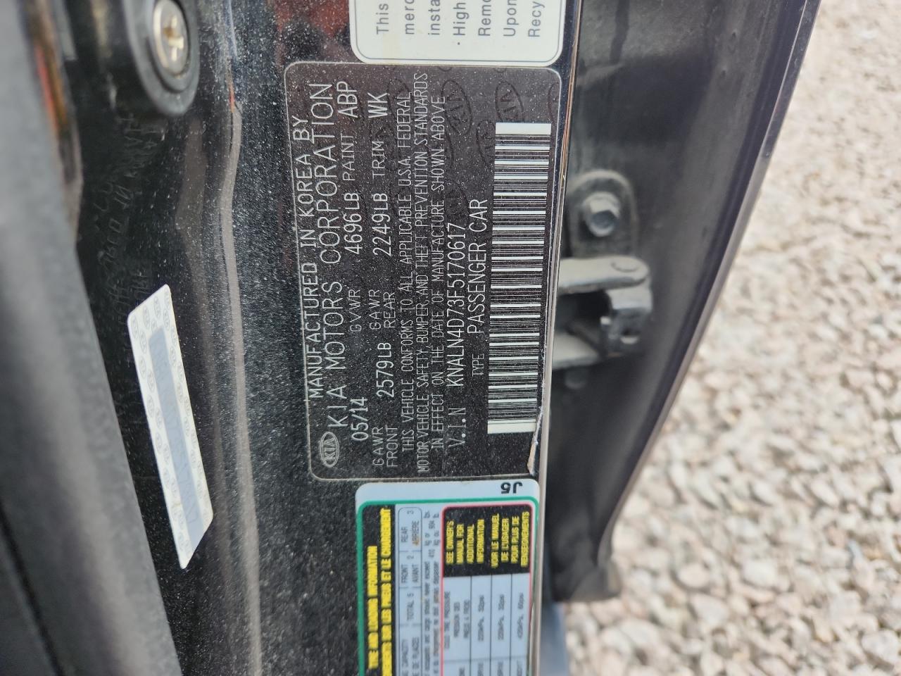 2015 Kia Cadenza Premium Black vin: KNALN4D73F5170617