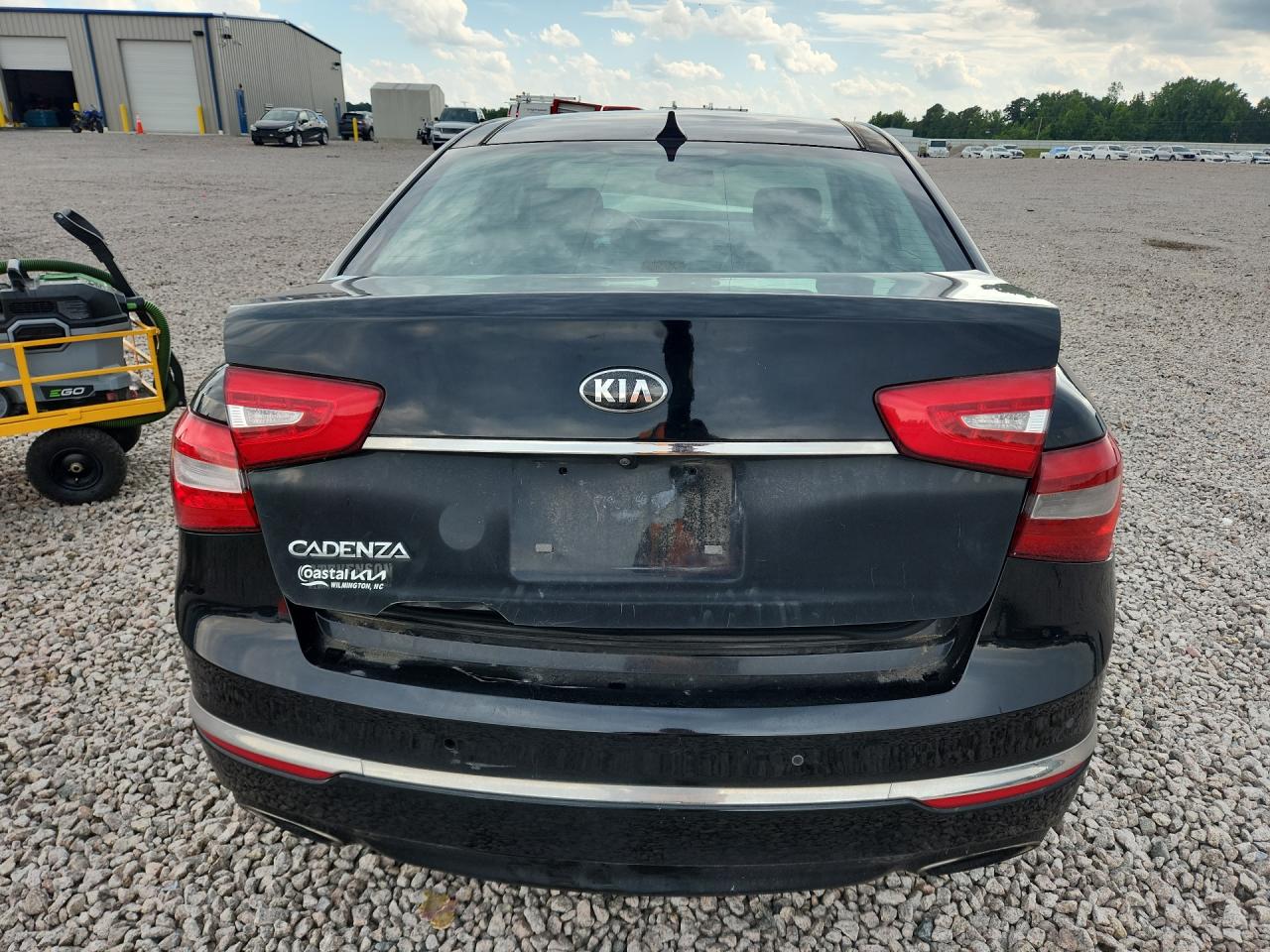 2015 Kia Cadenza Premium Black vin: KNALN4D73F5170617