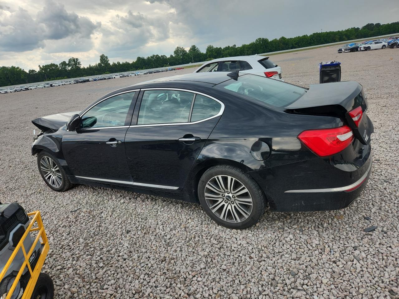 2015 Kia Cadenza Premium Black vin: KNALN4D73F5170617