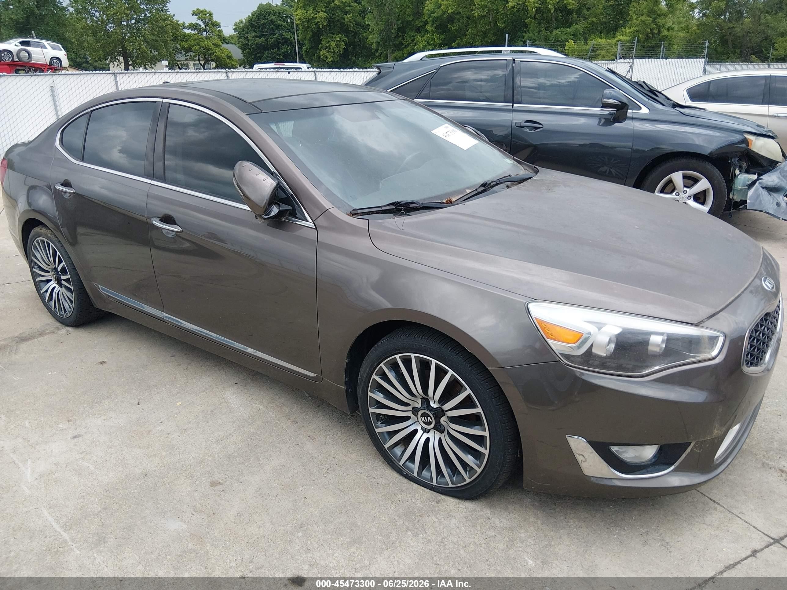 2014 Kia Cadenza Premium Gray vin: KNALN4D74E5129301