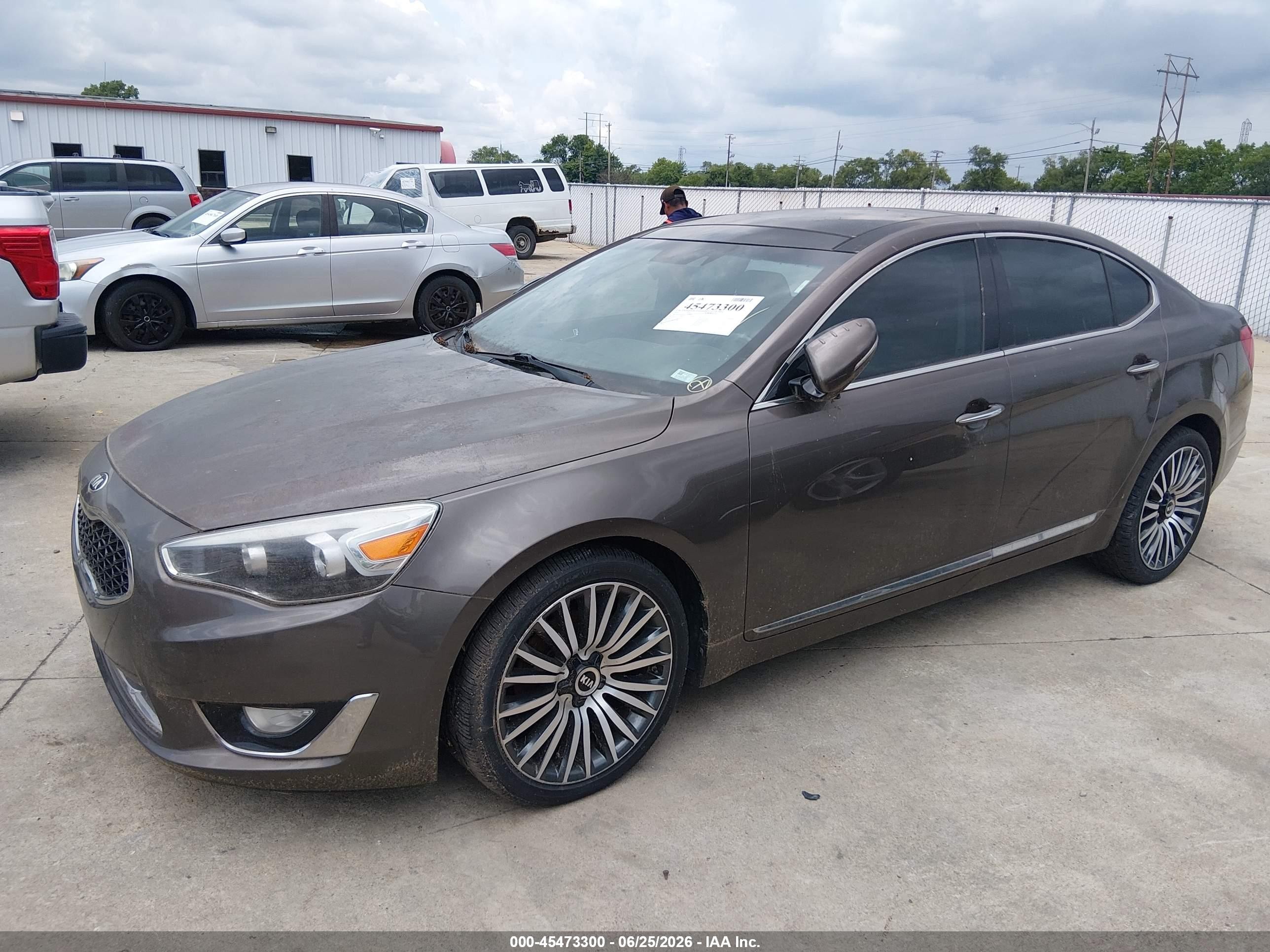 2014 Kia Cadenza Premium Gray vin: KNALN4D74E5129301