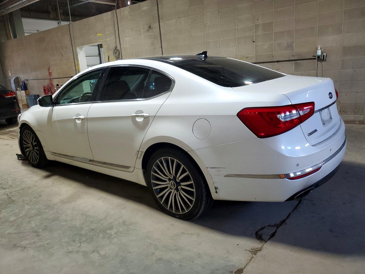 2014 Kia Cadenza Premium White vin: KNALN4D74E5129363