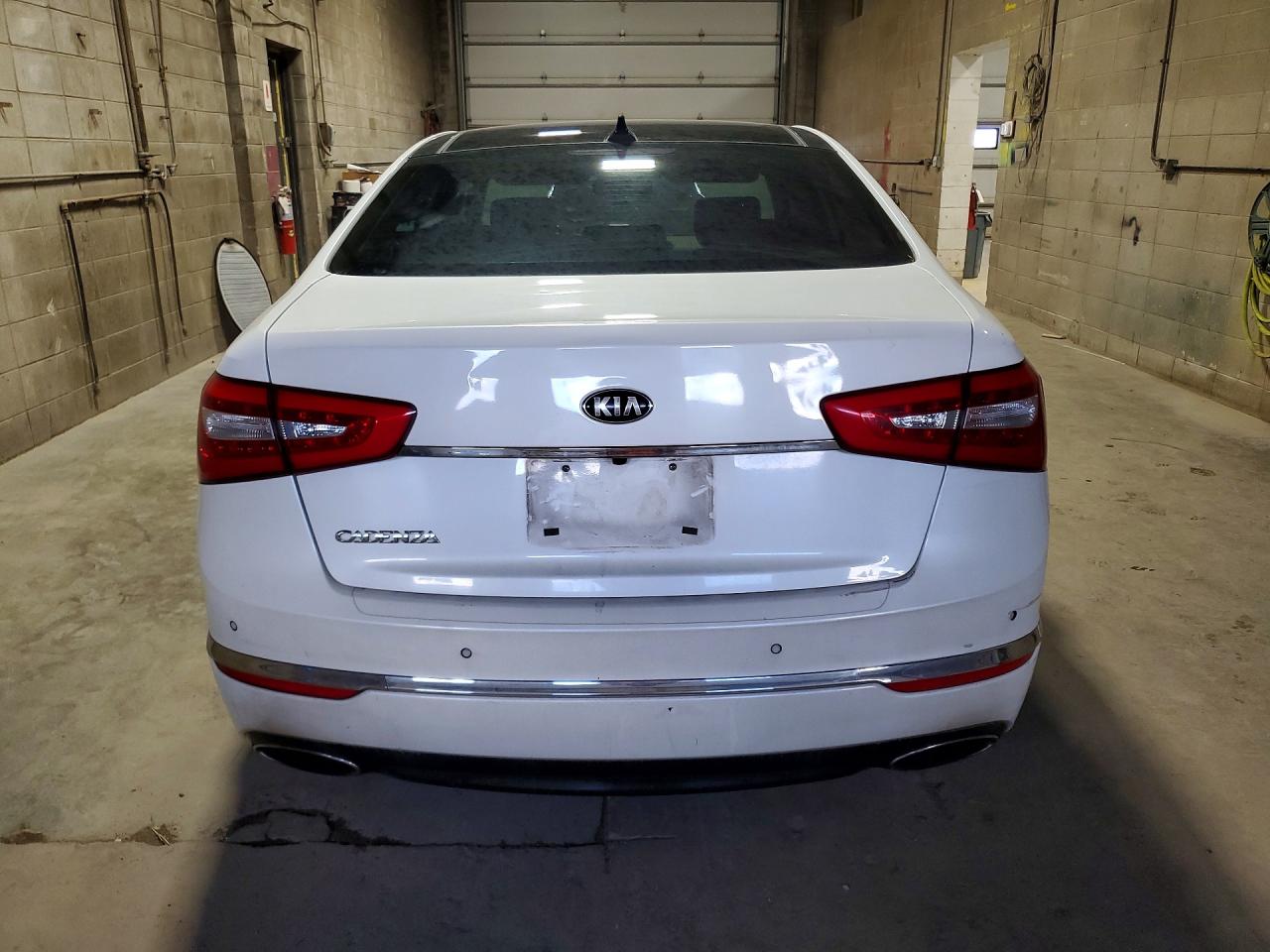 2014 Kia Cadenza Premium White vin: KNALN4D74E5129363