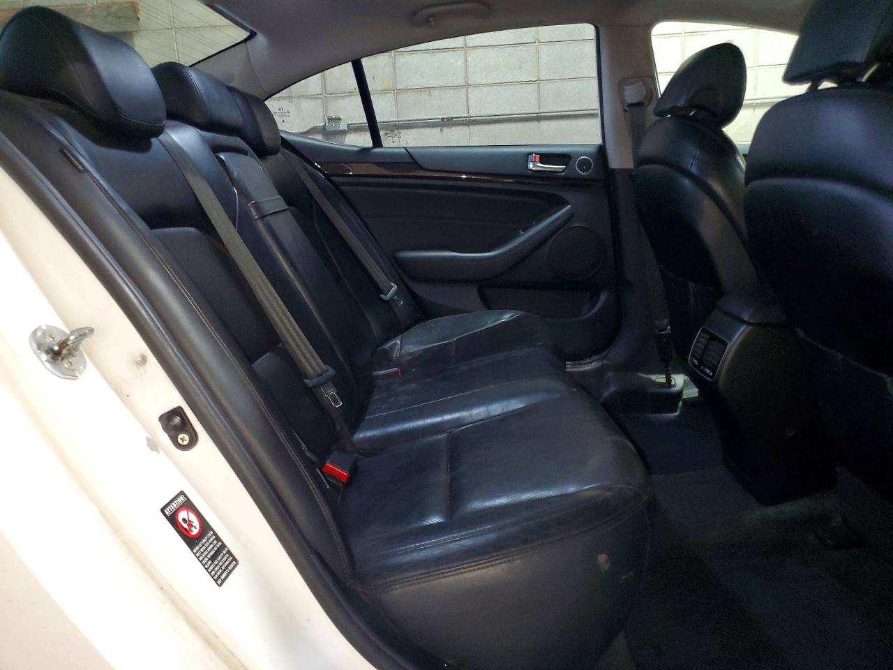 2014 Kia Cadenza Premium White vin: KNALN4D74E5129363