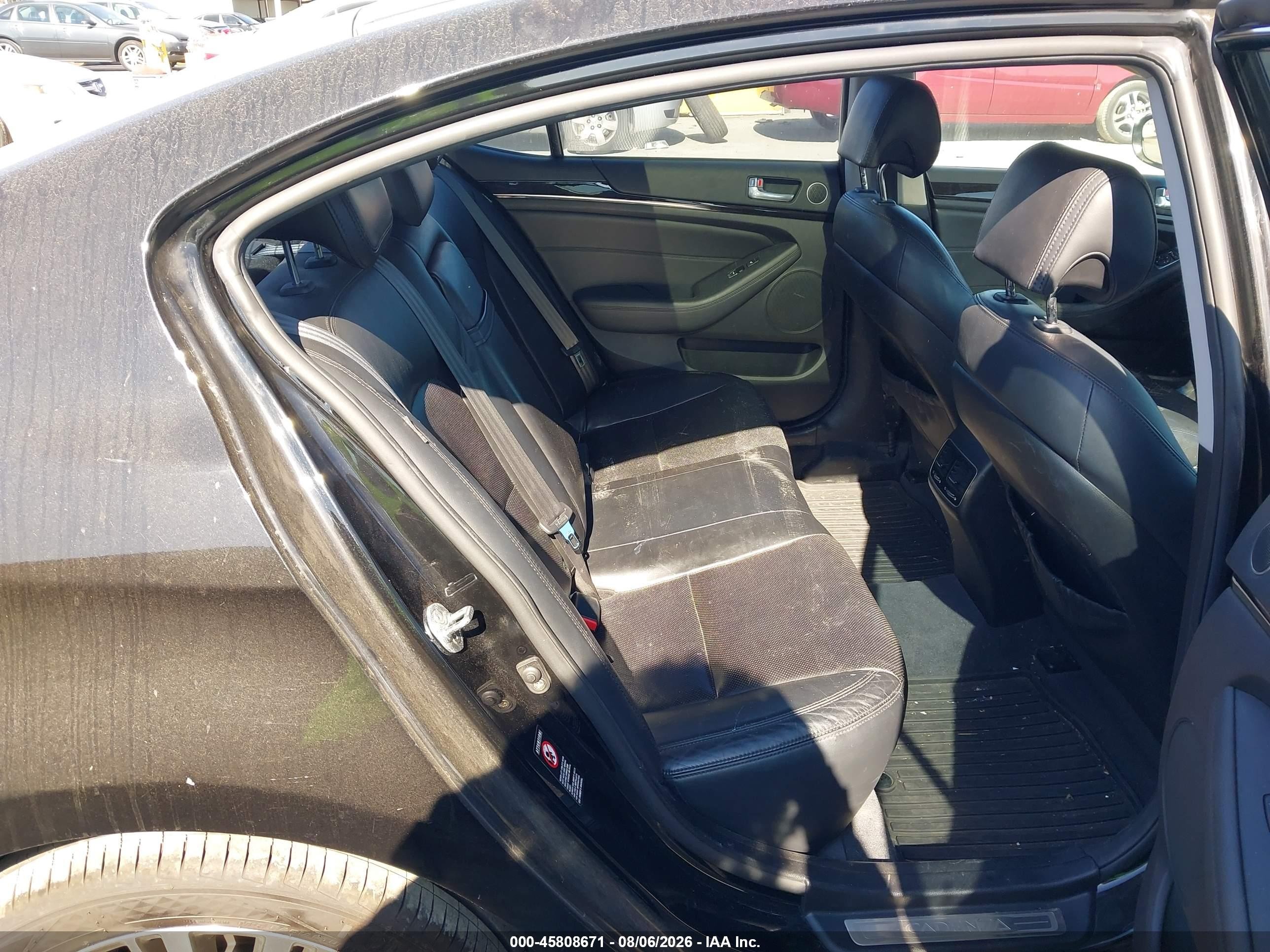 2014 Kia Cadenza Premium Black vin: KNALN4D74E5138855