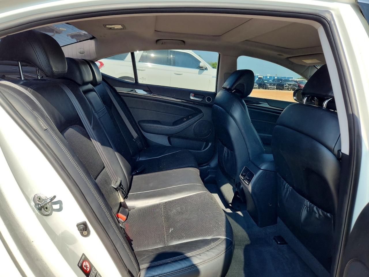 2014 Kia Cadenza Premium White vin: KNALN4D74E5140461