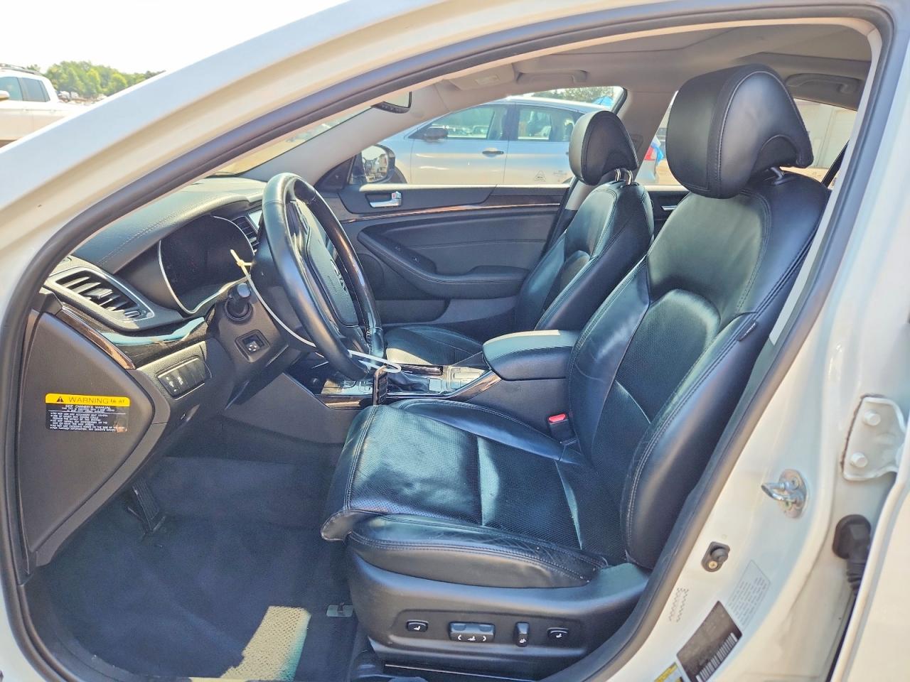 2014 Kia Cadenza Premium White vin: KNALN4D74E5140461