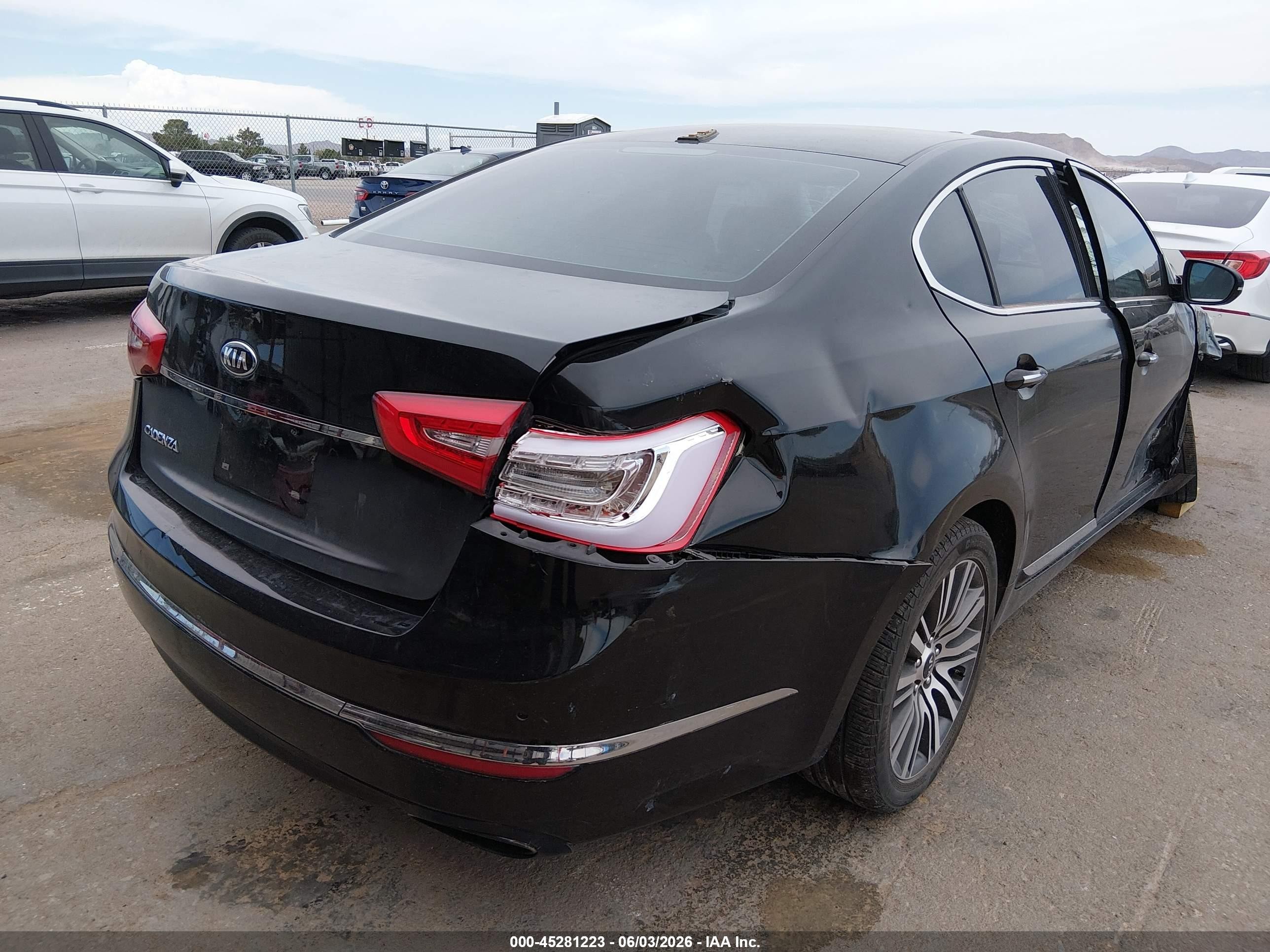 2014 Kia Cadenza Premium Black vin: KNALN4D74E5161889
