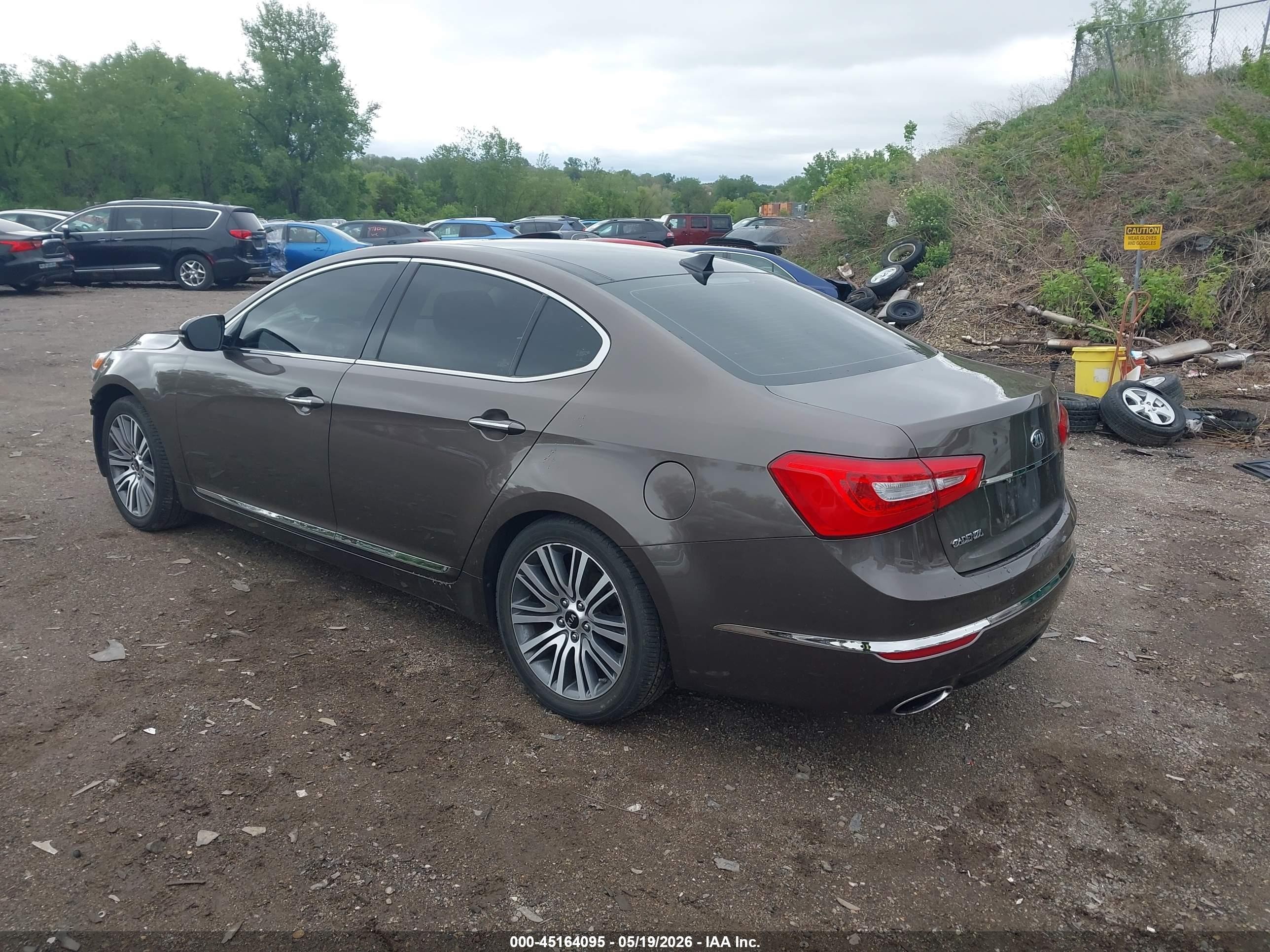 2014 Kia Cadenza Premium Gray vin: KNALN4D74E5166123