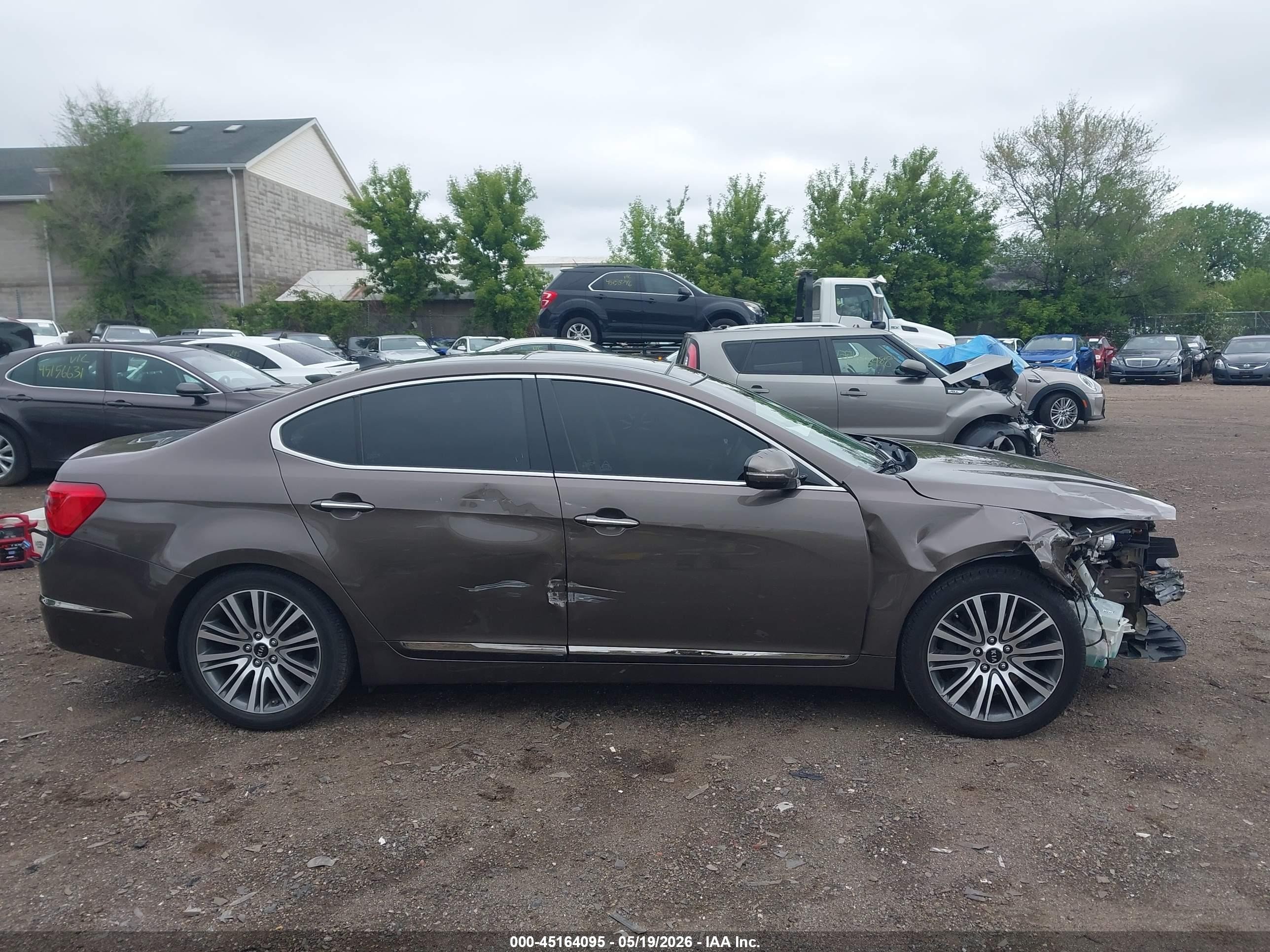 2014 Kia Cadenza Premium Gray vin: KNALN4D74E5166123