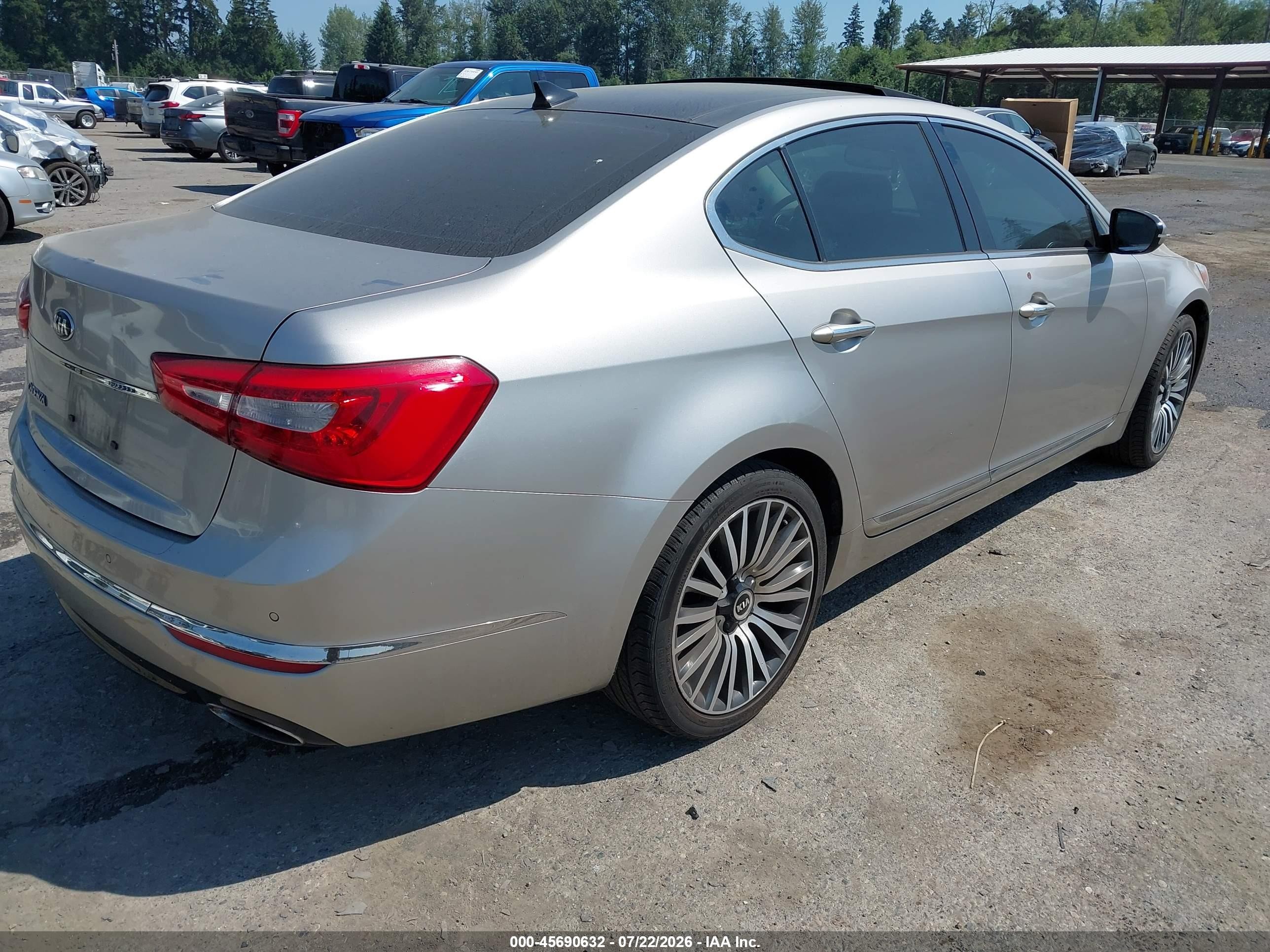 2015 Kia Cadenza Premium Silver vin: KNALN4D74F5173946
