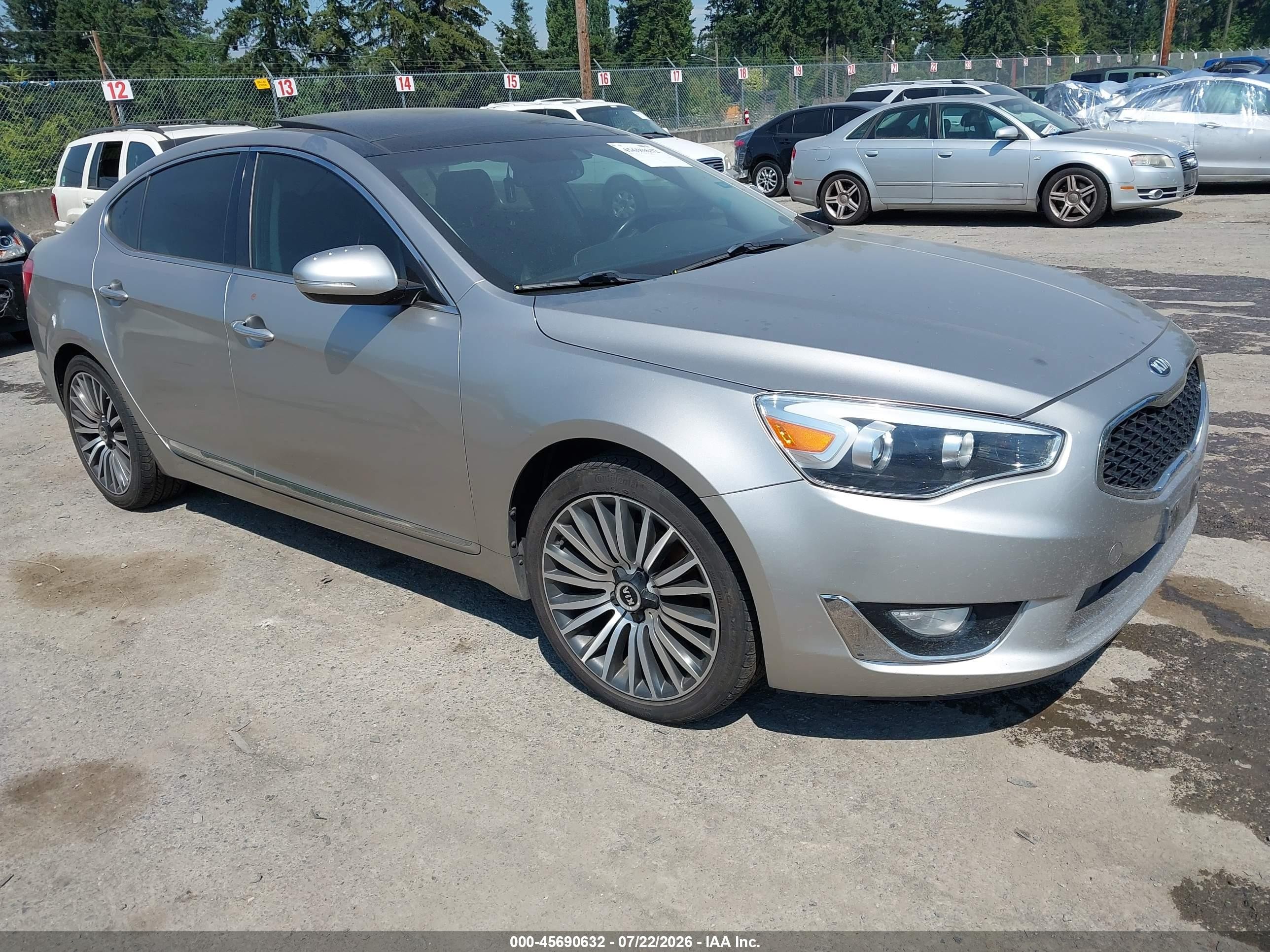 2015 Kia Cadenza Premium Silver vin: KNALN4D74F5173946