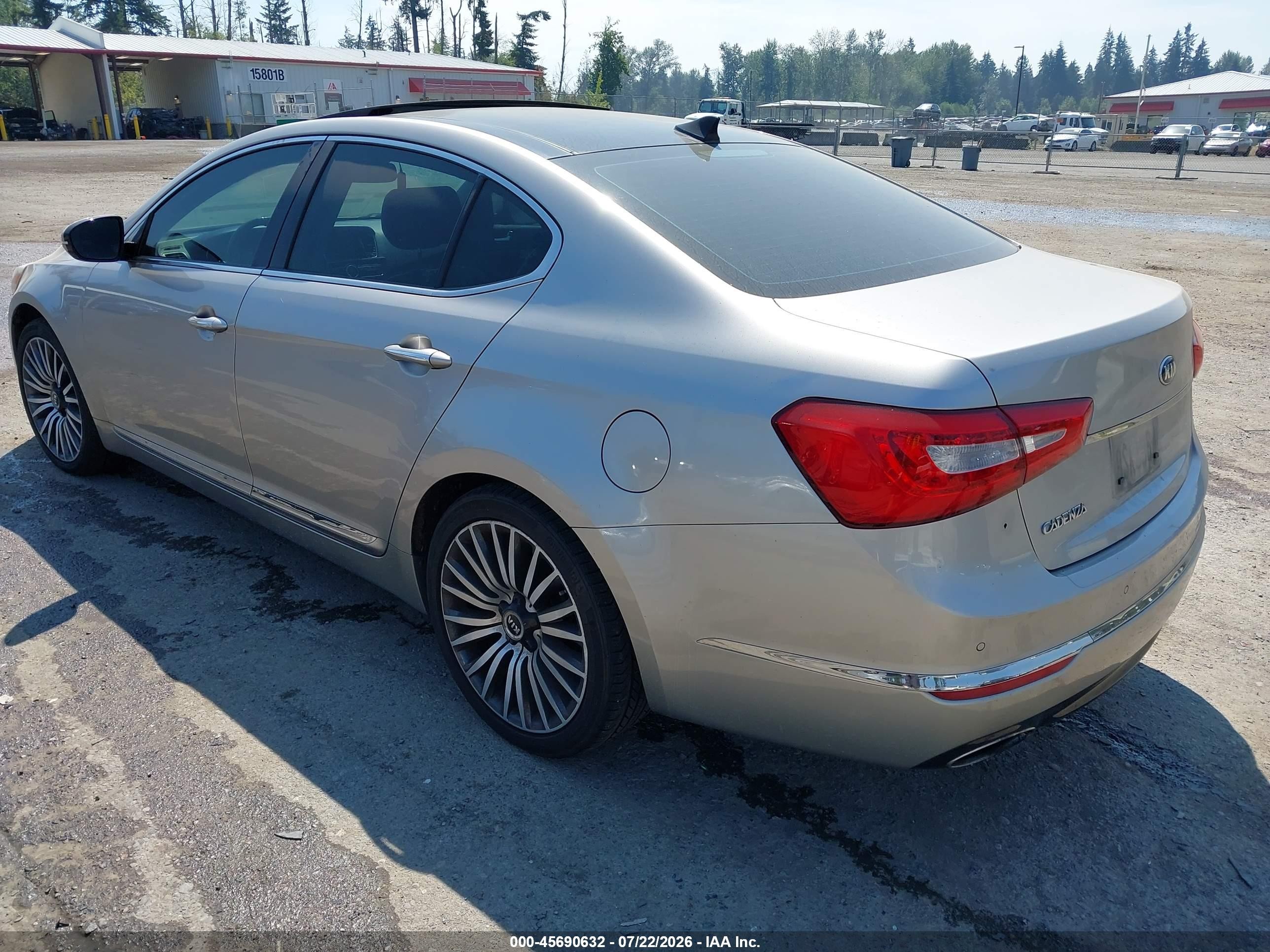 2015 Kia Cadenza Premium Silver vin: KNALN4D74F5173946