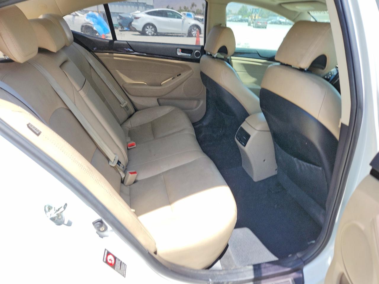 2015 Kia Cadenza Premium White vin: KNALN4D74F5174434