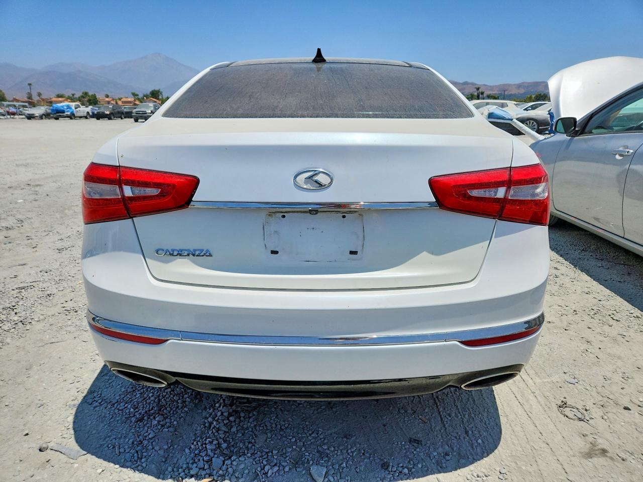 2015 Kia Cadenza Premium White vin: KNALN4D74F5174434