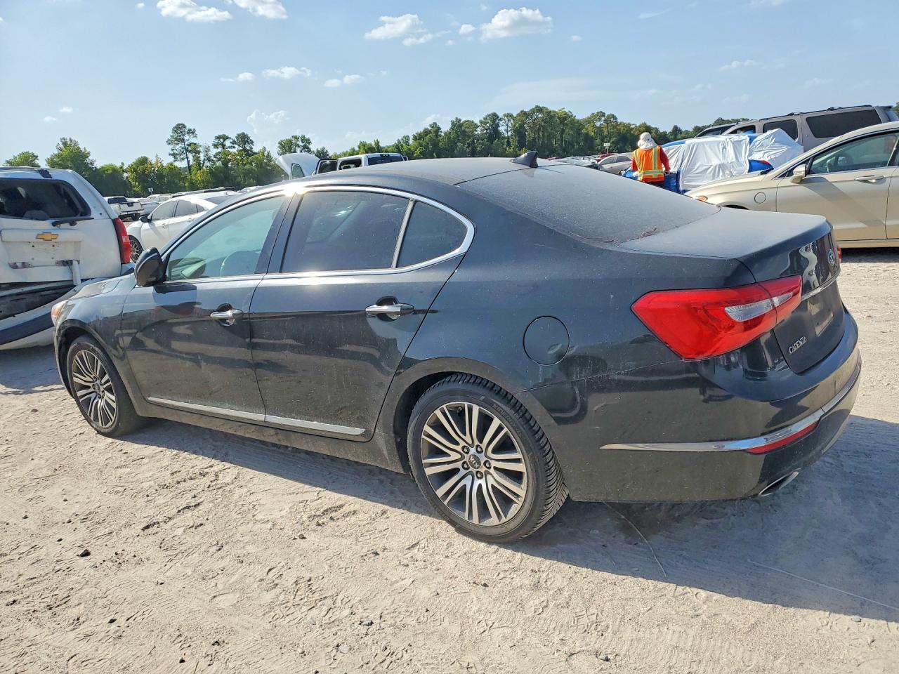 2015 Kia Cadenza Premium Black vin: KNALN4D74F5176670