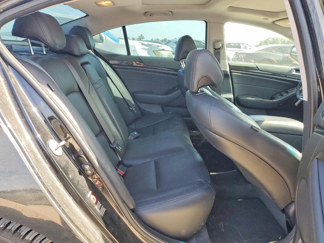 2015 Kia Cadenza Premium Black vin: KNALN4D74F5176670