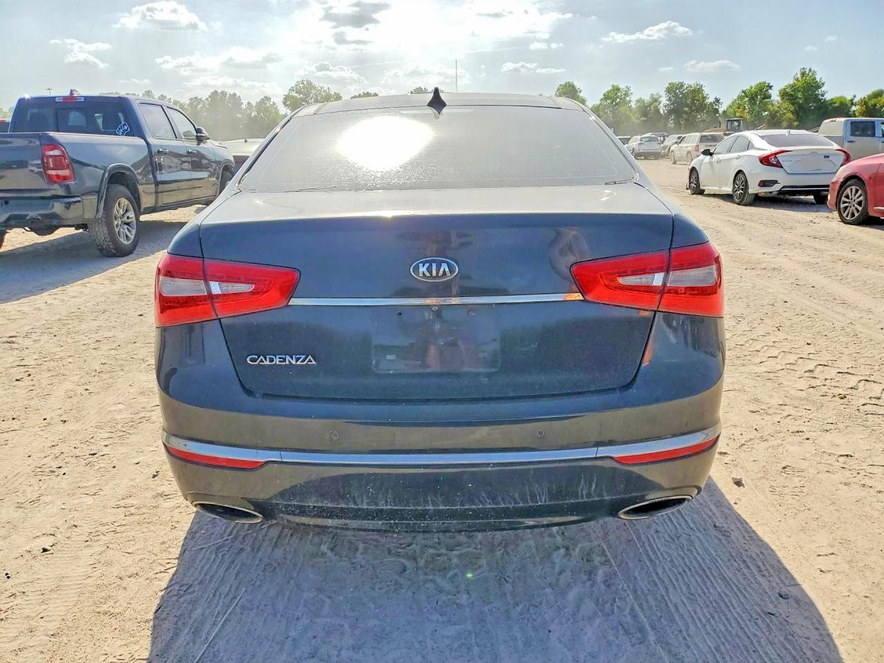 2015 Kia Cadenza Premium Black vin: KNALN4D74F5176670