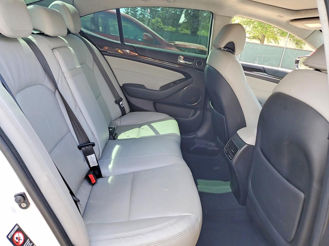 2015 Kia Cadenza Limited White vin: KNALN4D74F5195753