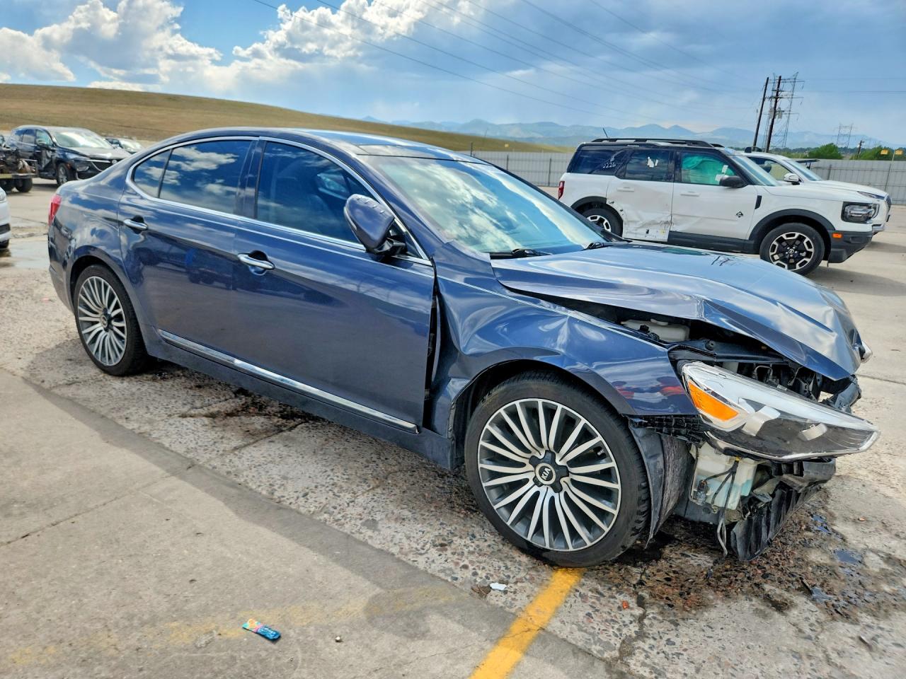 2014 Kia Cadenza Premium Blue vin: KNALN4D75E5124950