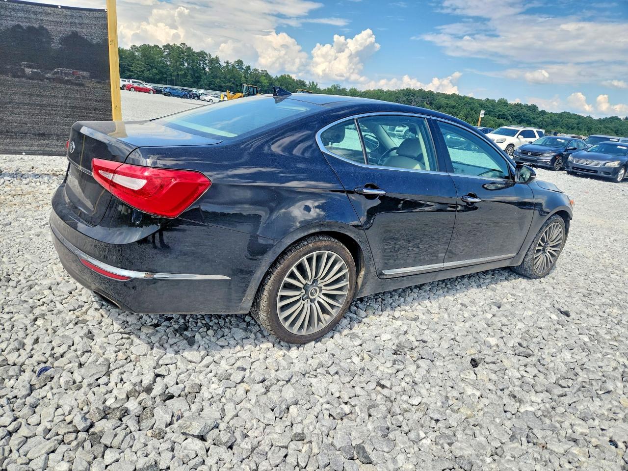 2014 Kia Cadenza Premium Black vin: KNALN4D75E5131154