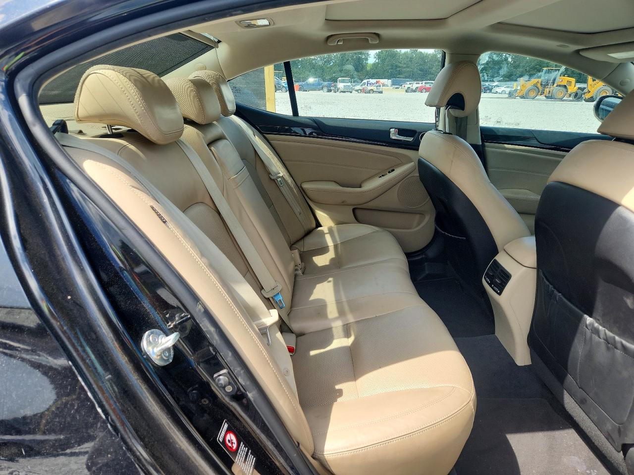 2014 Kia Cadenza Premium Black vin: KNALN4D75E5131154