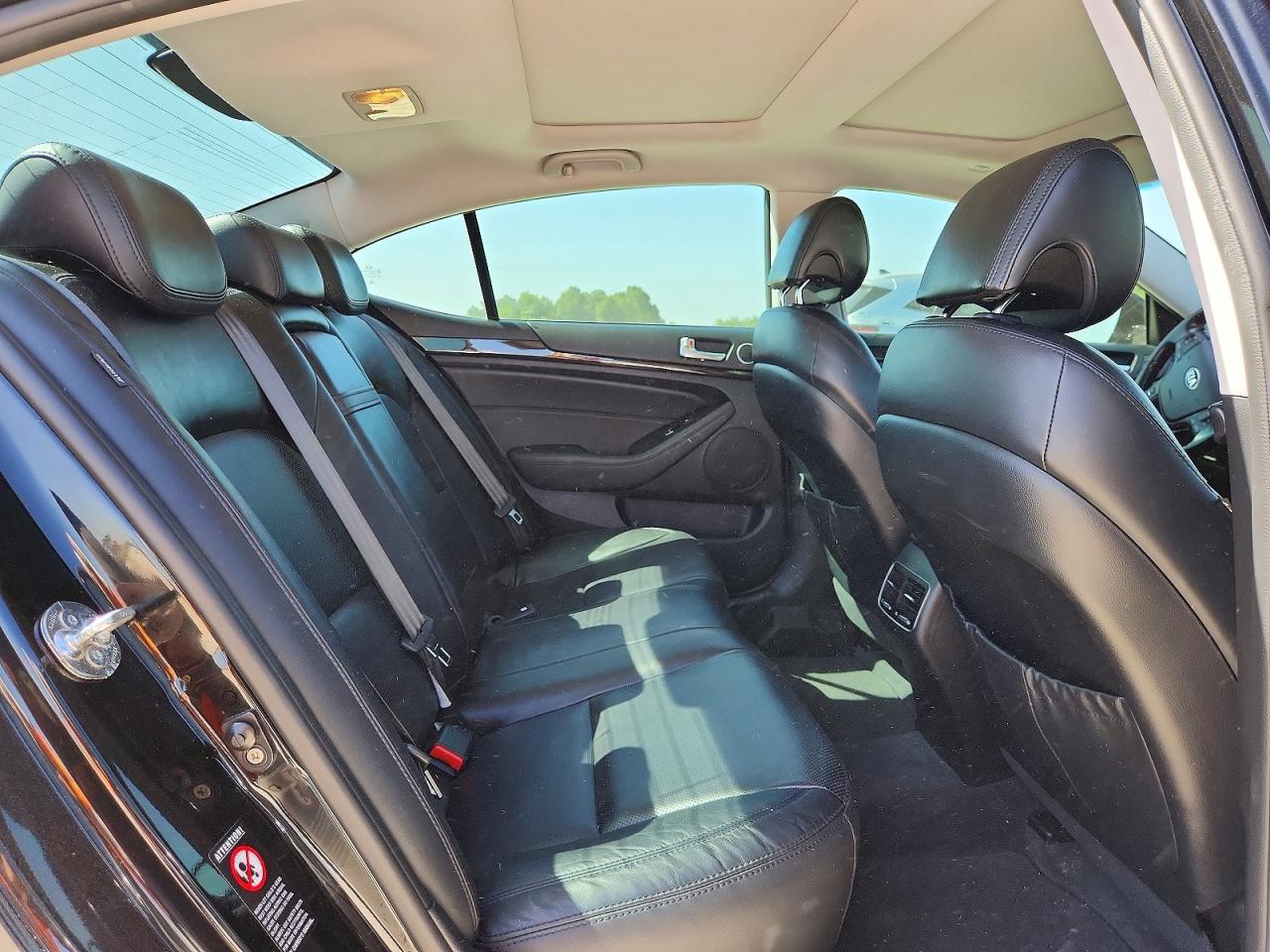 2014 Kia Cadenza Premium Black vin: KNALN4D75E5135138