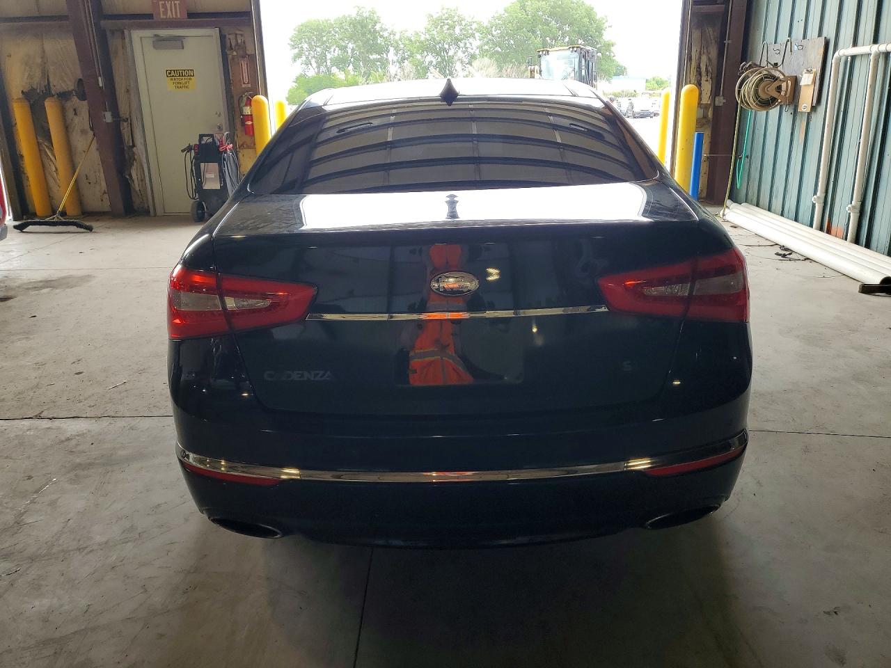 2014 Kia Cadenza Limited Black vin: KNALN4D75E5145166
