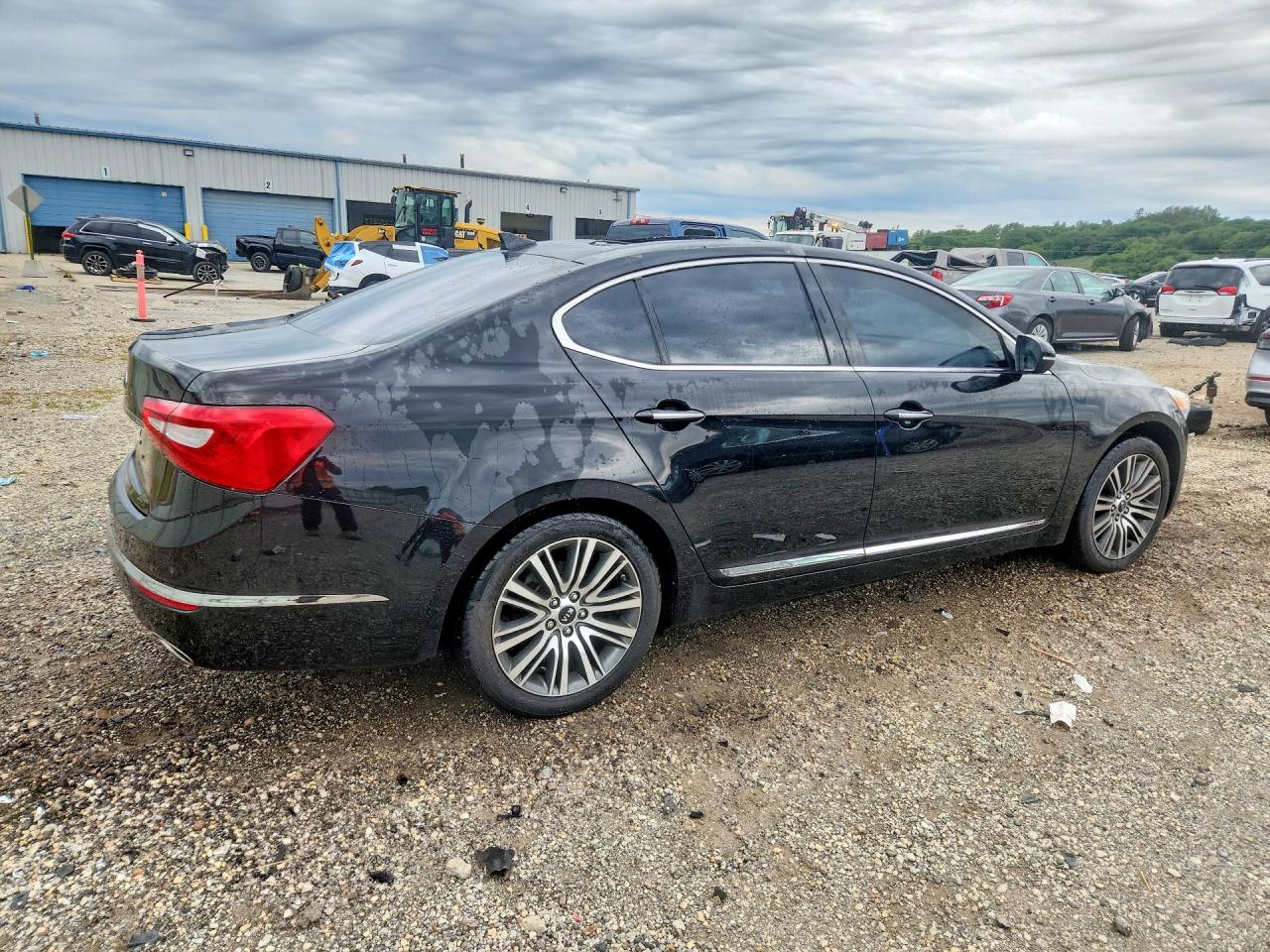 2014 Kia Cadenza Premium Black vin: KNALN4D75E5165949