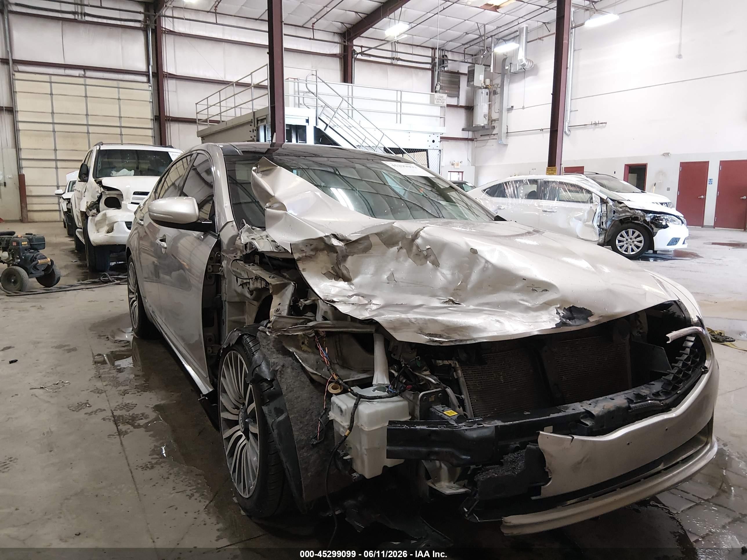 2015 Kia Cadenza Premium Silver vin: KNALN4D75F5171221