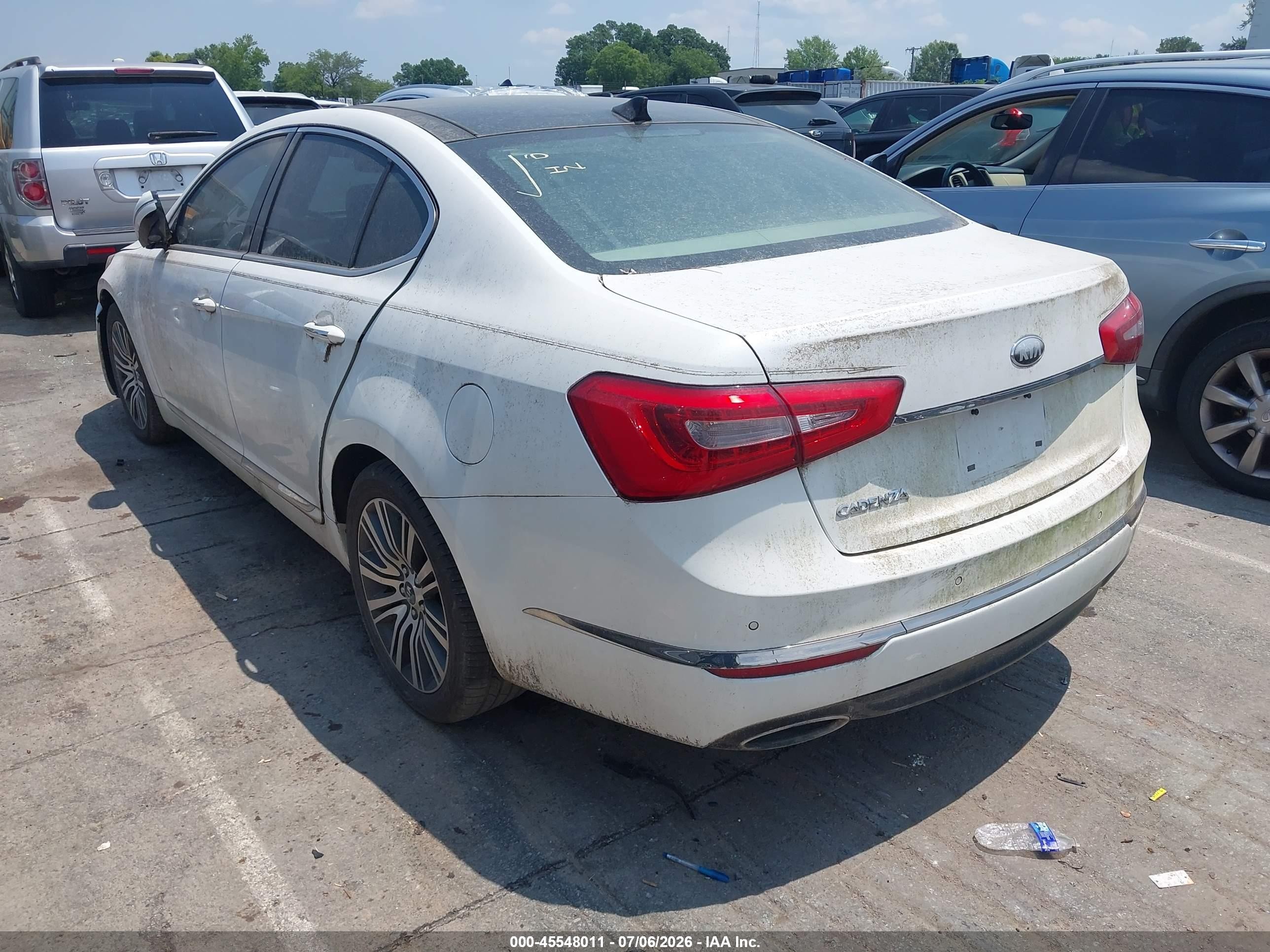 2014 Kia Cadenza Premium White vin: KNALN4D76E5121586