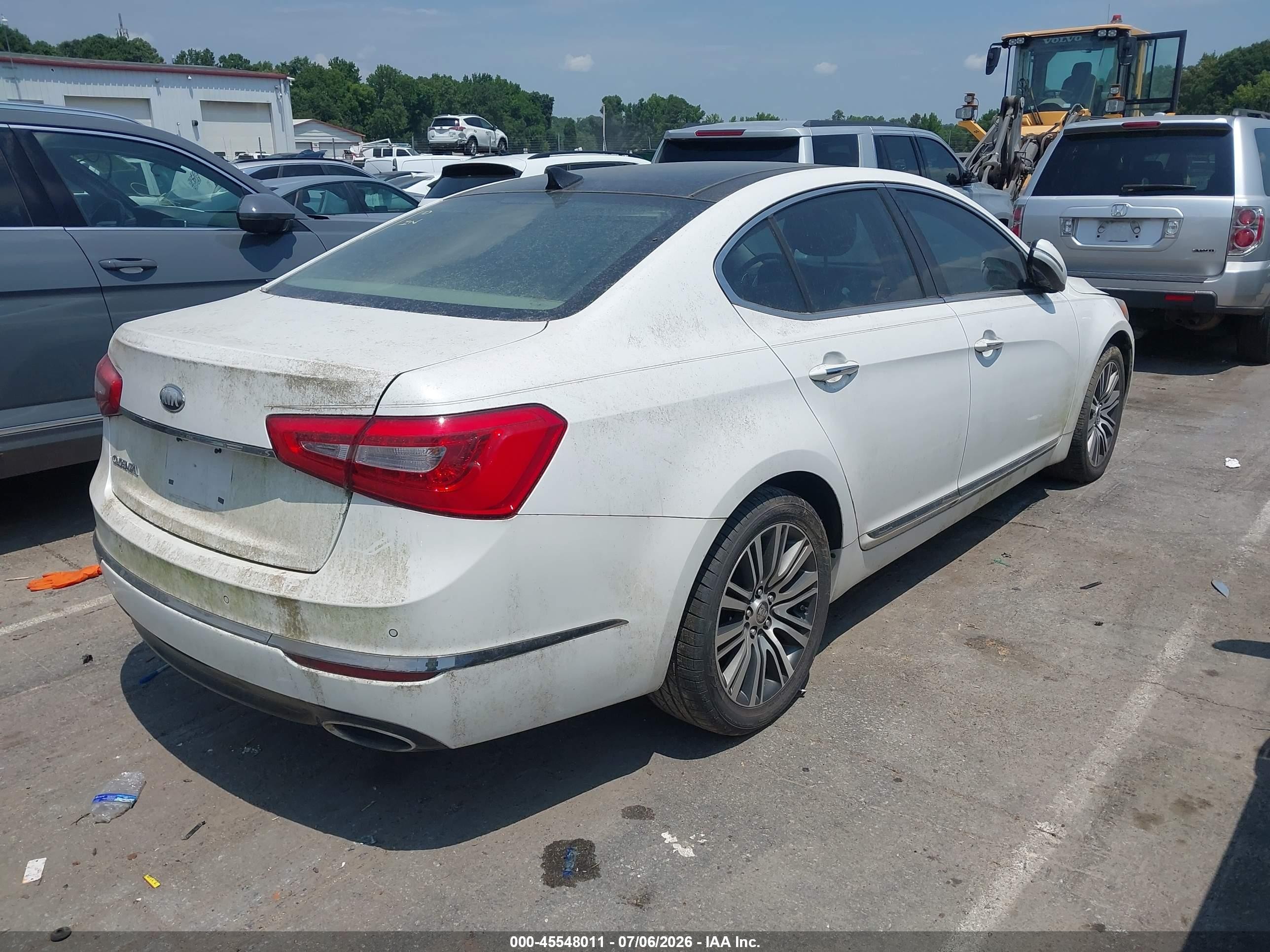2014 Kia Cadenza Premium White vin: KNALN4D76E5121586