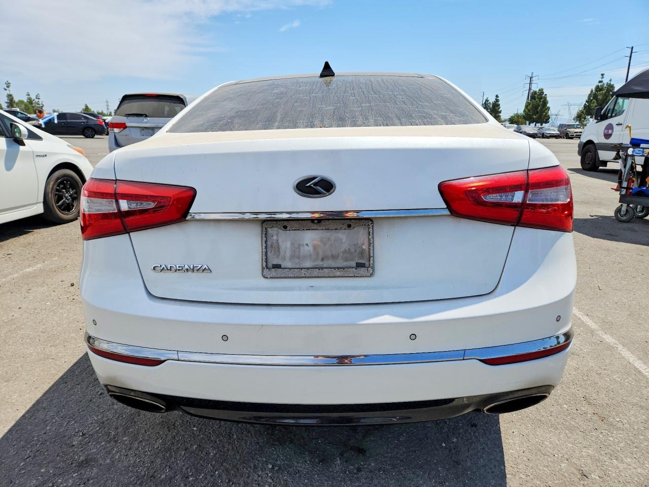 2014 Kia Cadenza Premium Белый vin: KNALN4D76E5137593