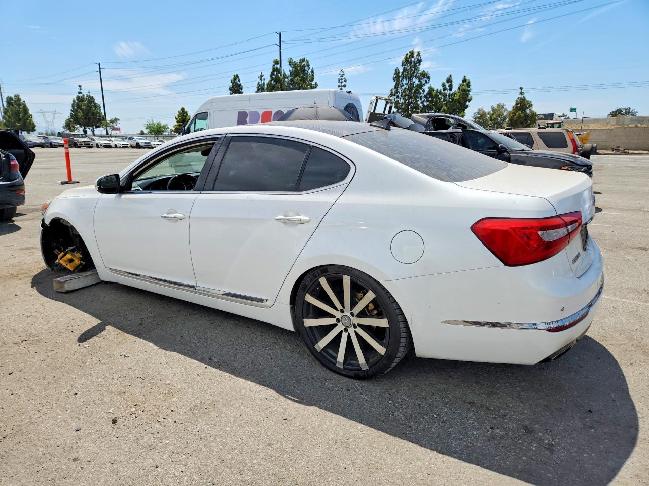 2014 Kia Cadenza Premium Белый vin: KNALN4D76E5137593