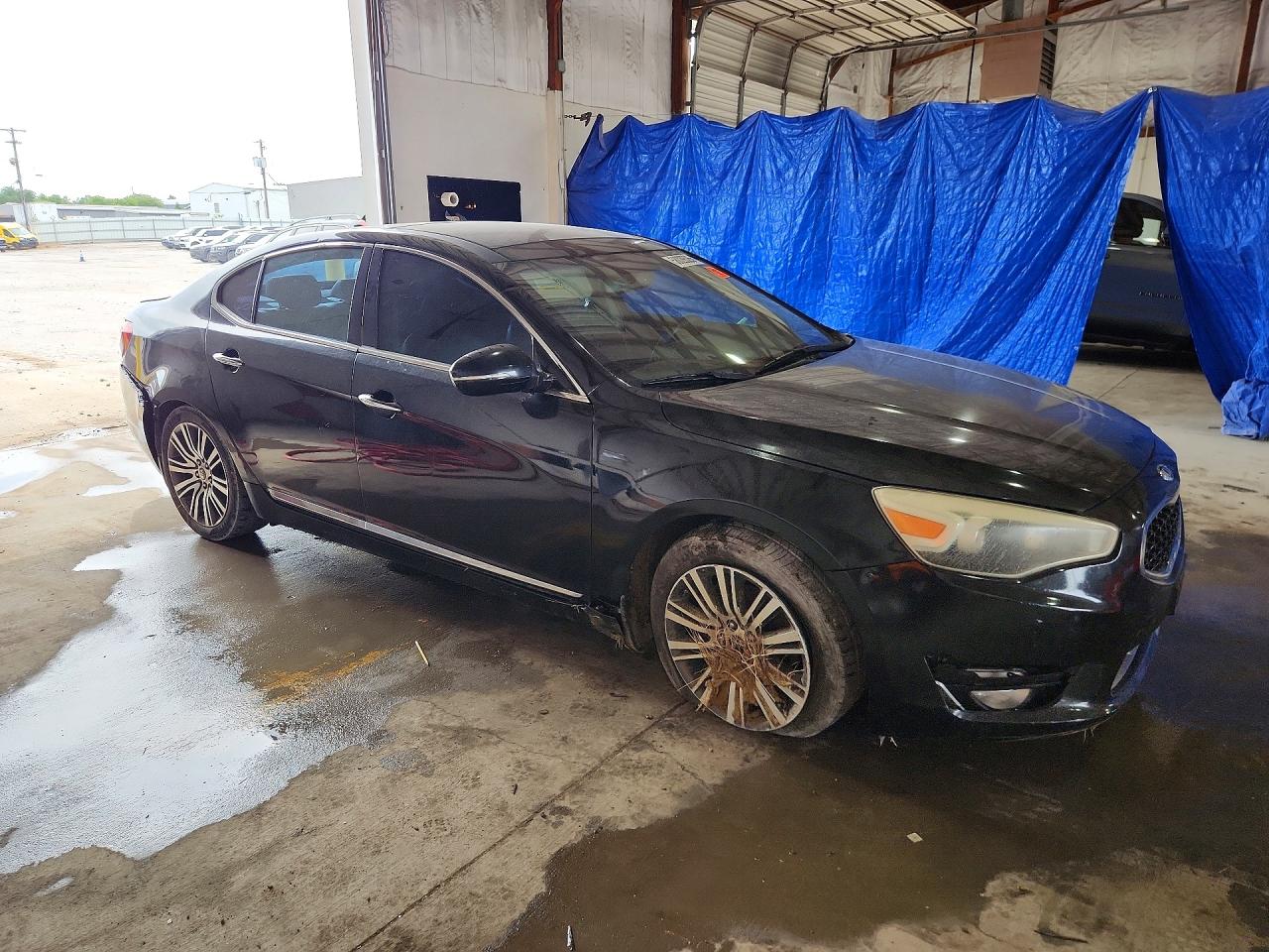 2014 Kia Cadenza Premium Black vin: KNALN4D76E5140218