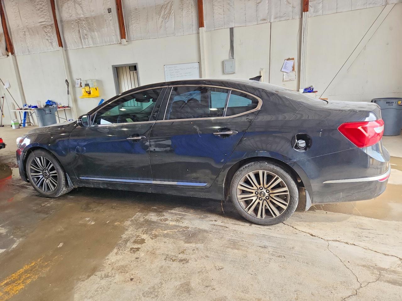 2014 Kia Cadenza Premium Black vin: KNALN4D76E5140218