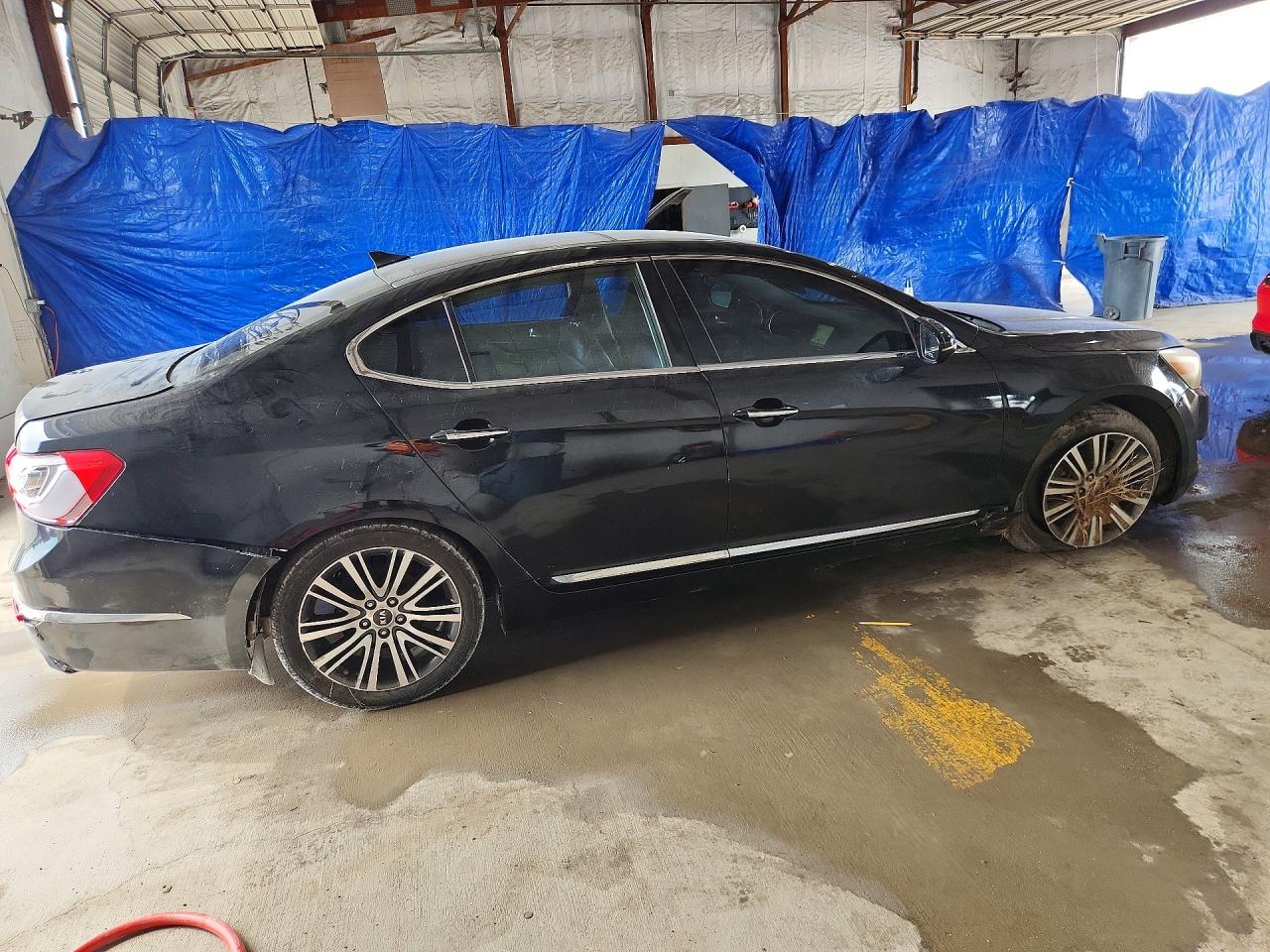 2014 Kia Cadenza Premium Black vin: KNALN4D76E5140218