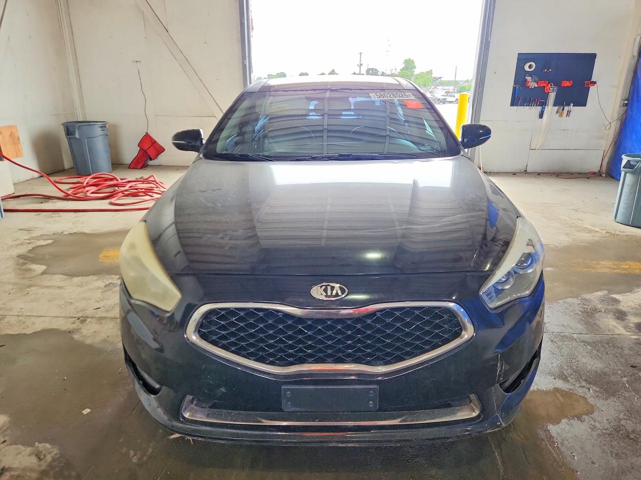 2014 Kia Cadenza Premium Black vin: KNALN4D76E5140218