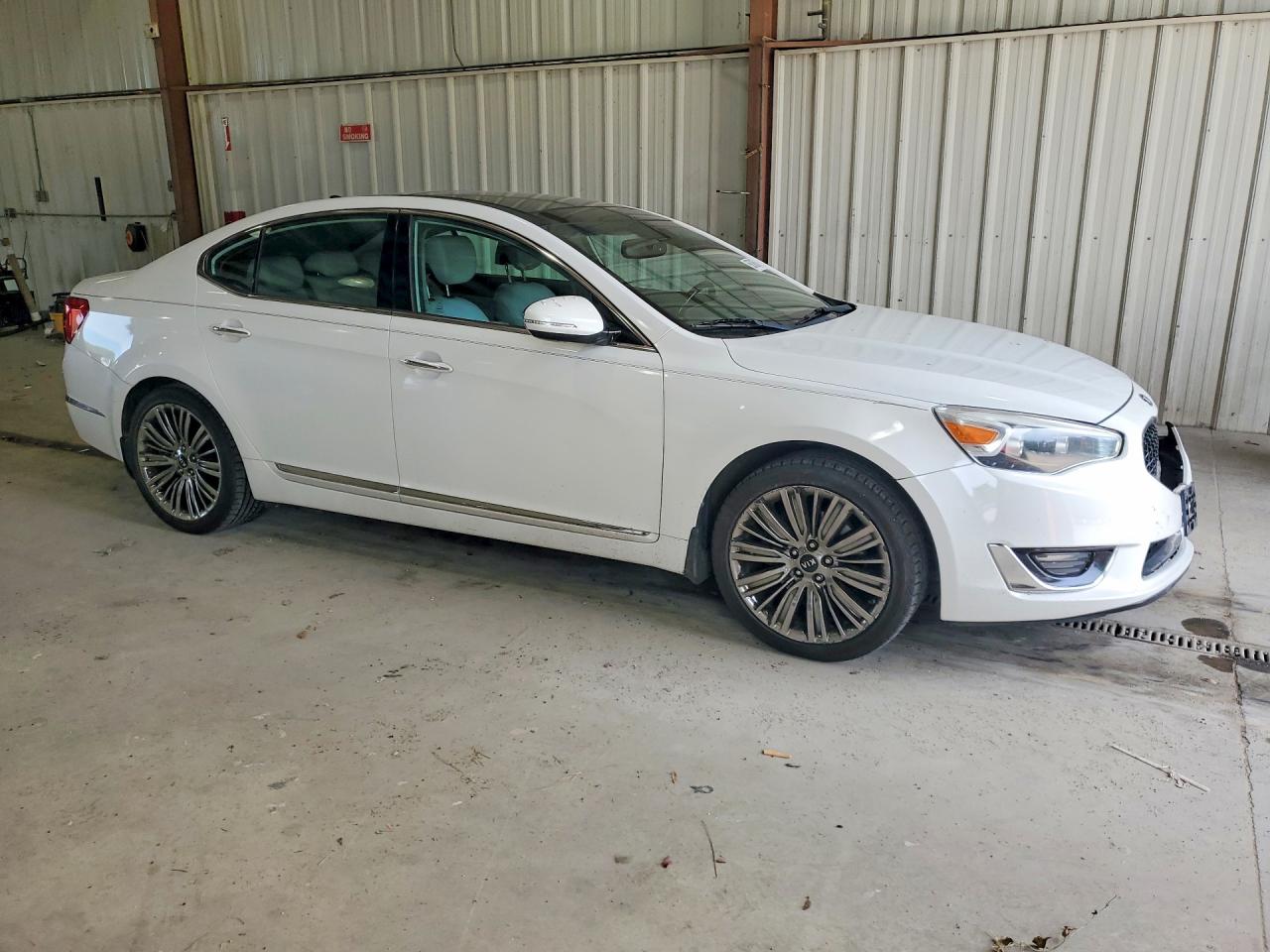 2014 Kia Cadenza Limited White vin: KNALN4D76E5144821