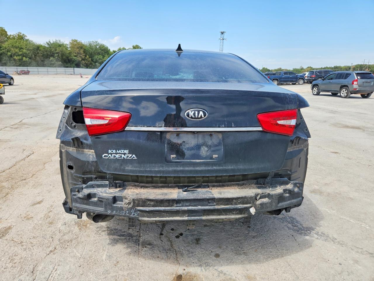 2014 Kia Cadenza Premium Black vin: KNALN4D76E5149047