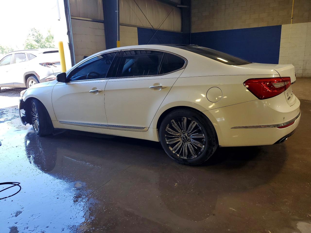 2014 Kia Cadenza Limited White vin: KNALN4D76E5149176