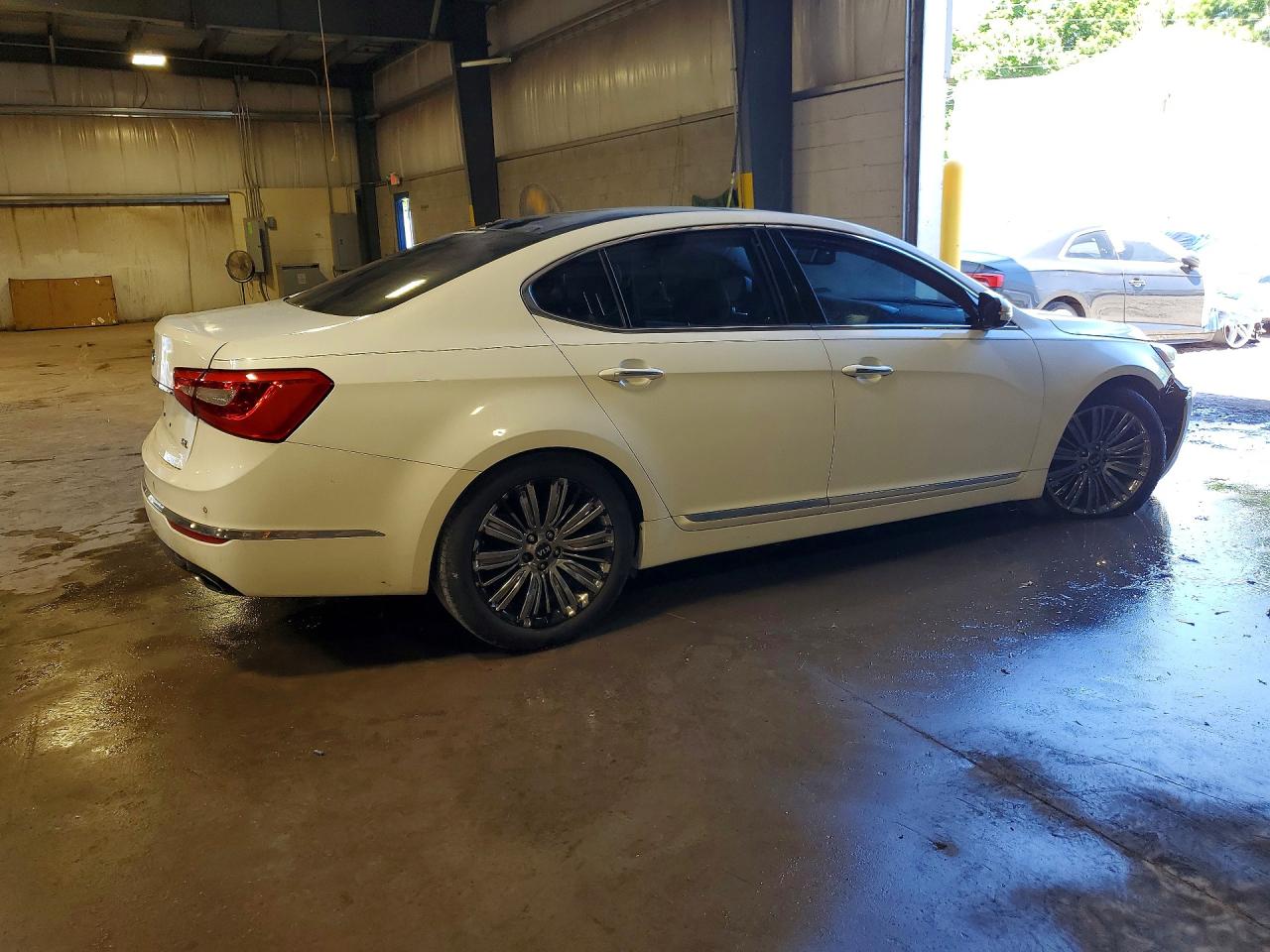2014 Kia Cadenza Limited White vin: KNALN4D76E5149176