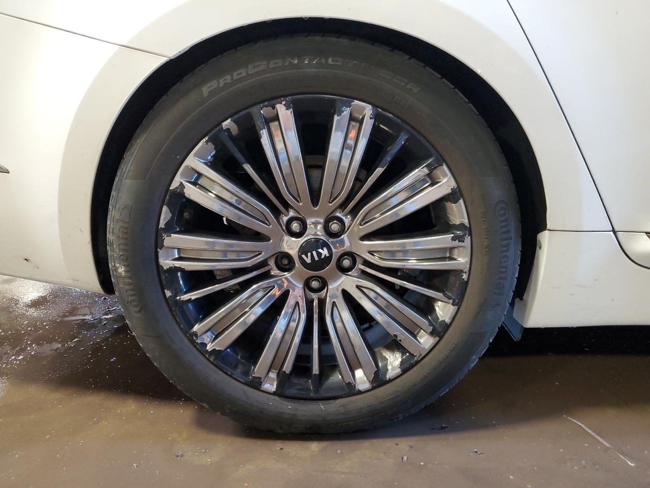 2014 Kia Cadenza Limited White vin: KNALN4D76E5149176 Damage: Right Rear Wheel, Curb Rash, 2 To 3 Inches