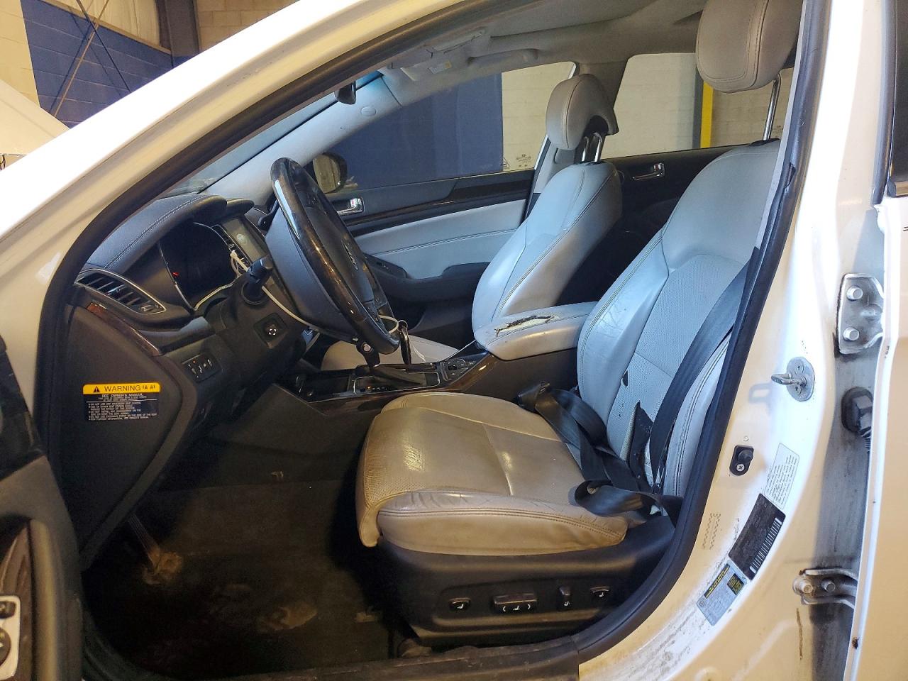 2014 Kia Cadenza Limited White vin: KNALN4D76E5149176