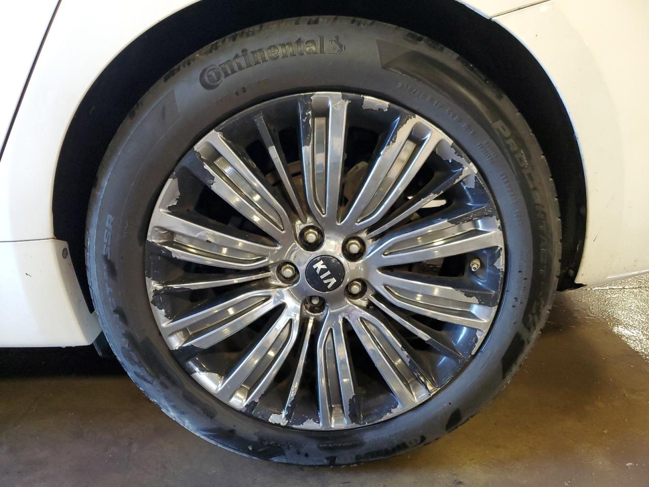 2014 Kia Cadenza Limited White vin: KNALN4D76E5149176 Damage: Left Rear Wheel, Curb Rash, > 12 Inches