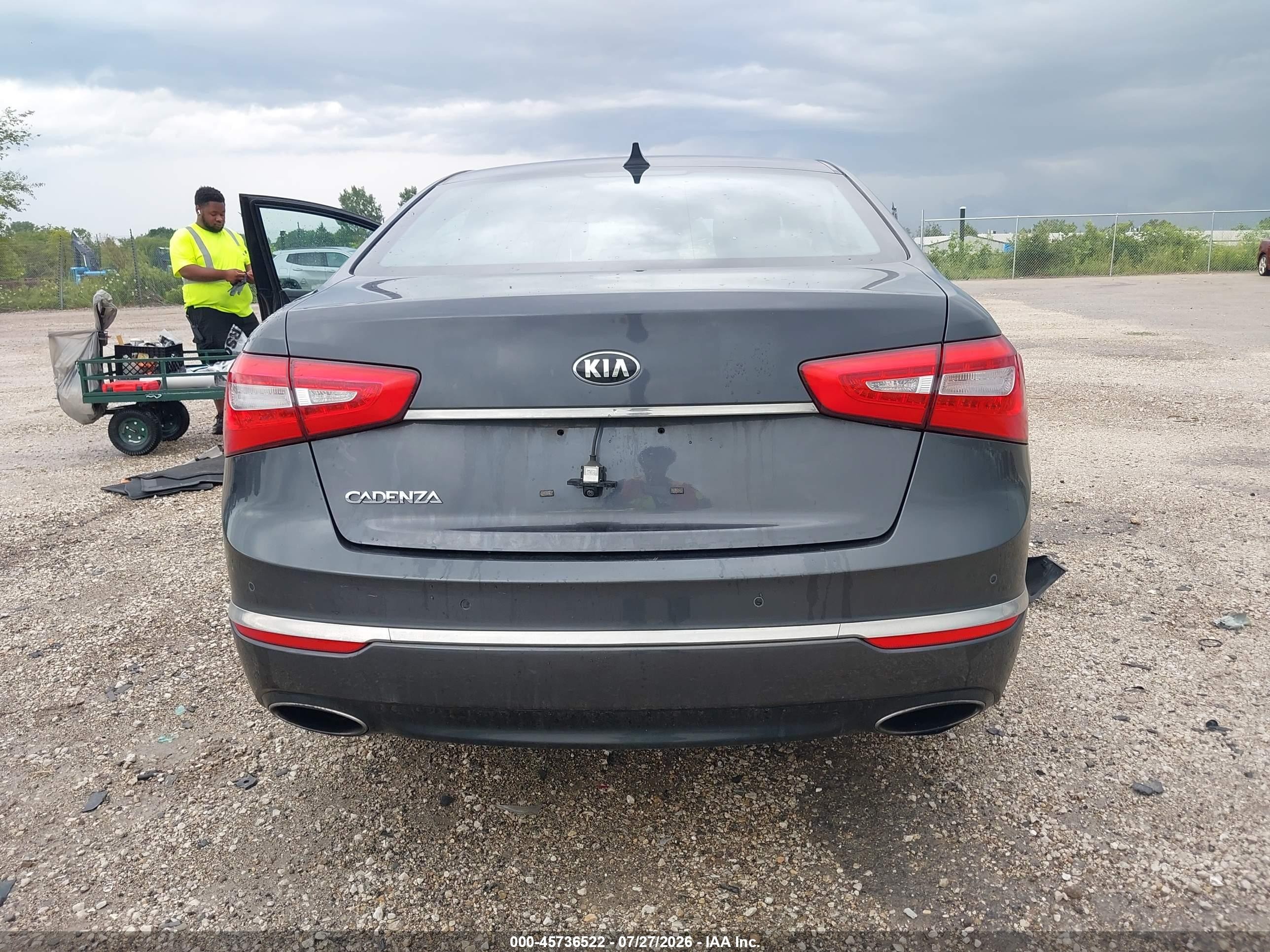 2015 Kia Cadenza Premium Black vin: KNALN4D76F5169395