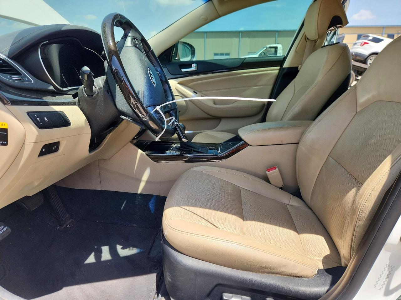 2014 Kia Cadenza Premium White vin: KNALN4D77E5119295