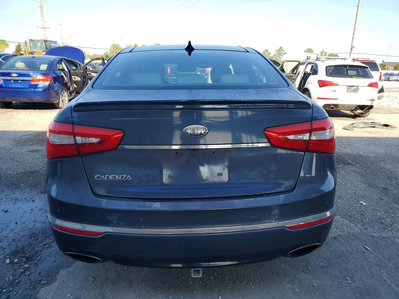 2014 Kia Cadenza Premium Charcoal vin: KNALN4D77E5122486