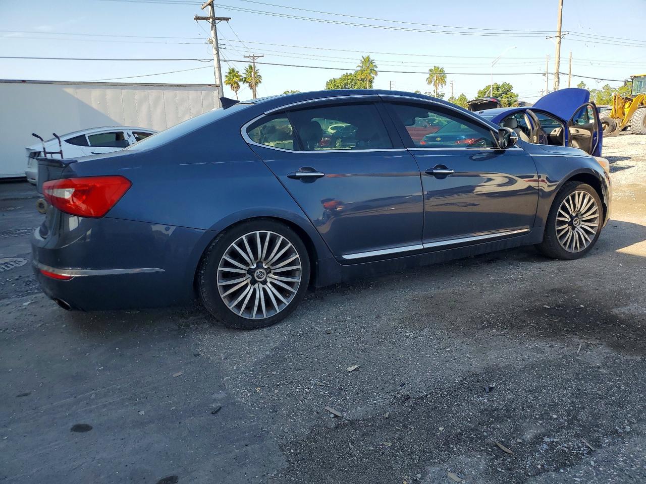2014 Kia Cadenza Premium Charcoal vin: KNALN4D77E5122486